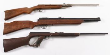A Crossman '140' .22 calibre air rifle,