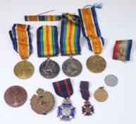Two WWI pairs together with a small coll