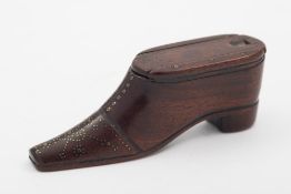 A 19th century treen snuff box in the fo