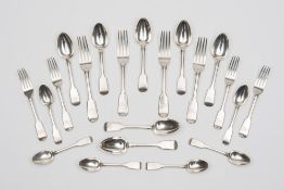 A Victorian silver matched fiddle patter