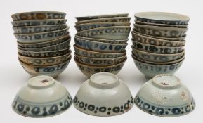 Tek Sing Cargo - thirty Chinese porcelain bowls: of circular form painted on the exterior with a