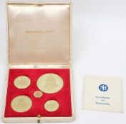 A Metalimport 18ct gold proof set of Winston Churchill commemorative Medals:,