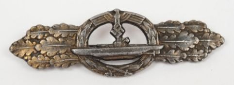 A WWII German U-Boat combat badge, with maker's details to reverse:, 7.5cm long.