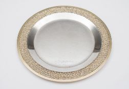 An Elizabeth II silver gilt salver, maker Stuart Devlin, London,