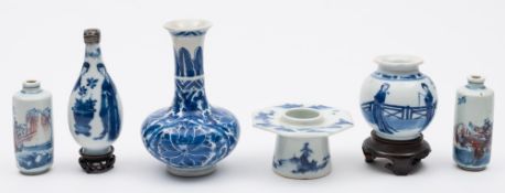 A group of six small pieces of Chinese porcelain: comprising a blue and white baluster jarlet