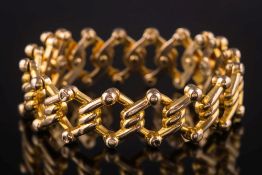 A 15ct gold expanding link bracelet:.