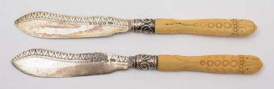 A pair of Victorian silver butter knives, maker George Unite & Sons, Birmingham, 1899:,
