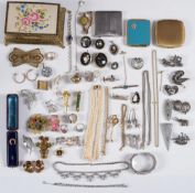 A quantity of jewellery and costume jewellery to include a cultured pearl three strand necklace,