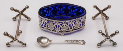 An Edward VII embossed silver salt, Birmingham, 1903:and a salt spoon,