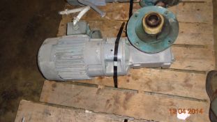 Motor and drive units for mixing tanks (LOCATED IN IOWA, RIGGING INCLUDED WITH SALE PRICE)***