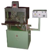 King CF100R Cotton Inserter. Complelte with bottle indexing. Totally enclosed
upper and lower