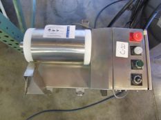 MG TPS 2000 Automatic capsule polishing system with capsule transfer system.
Mounted on casters