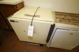 American Incubator Oven, Model I-6Z, 20 - 60 Degree C, Dimensions Aprox. 34