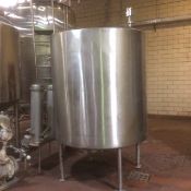 700 Gallon Single Shell S/S Tank with Air Valve, 58