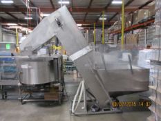 Bottle Hopper Feeding Pace Unscrambler, Rated At 200 BPM.  4' x 4' Wide, 220V.