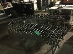 Skate wheel conveyor