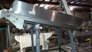 Hoopman Bottle Conveyor, Designed to Deliver Bottles to Unscrambler (lot 91) on Wheels (LOCATED IN