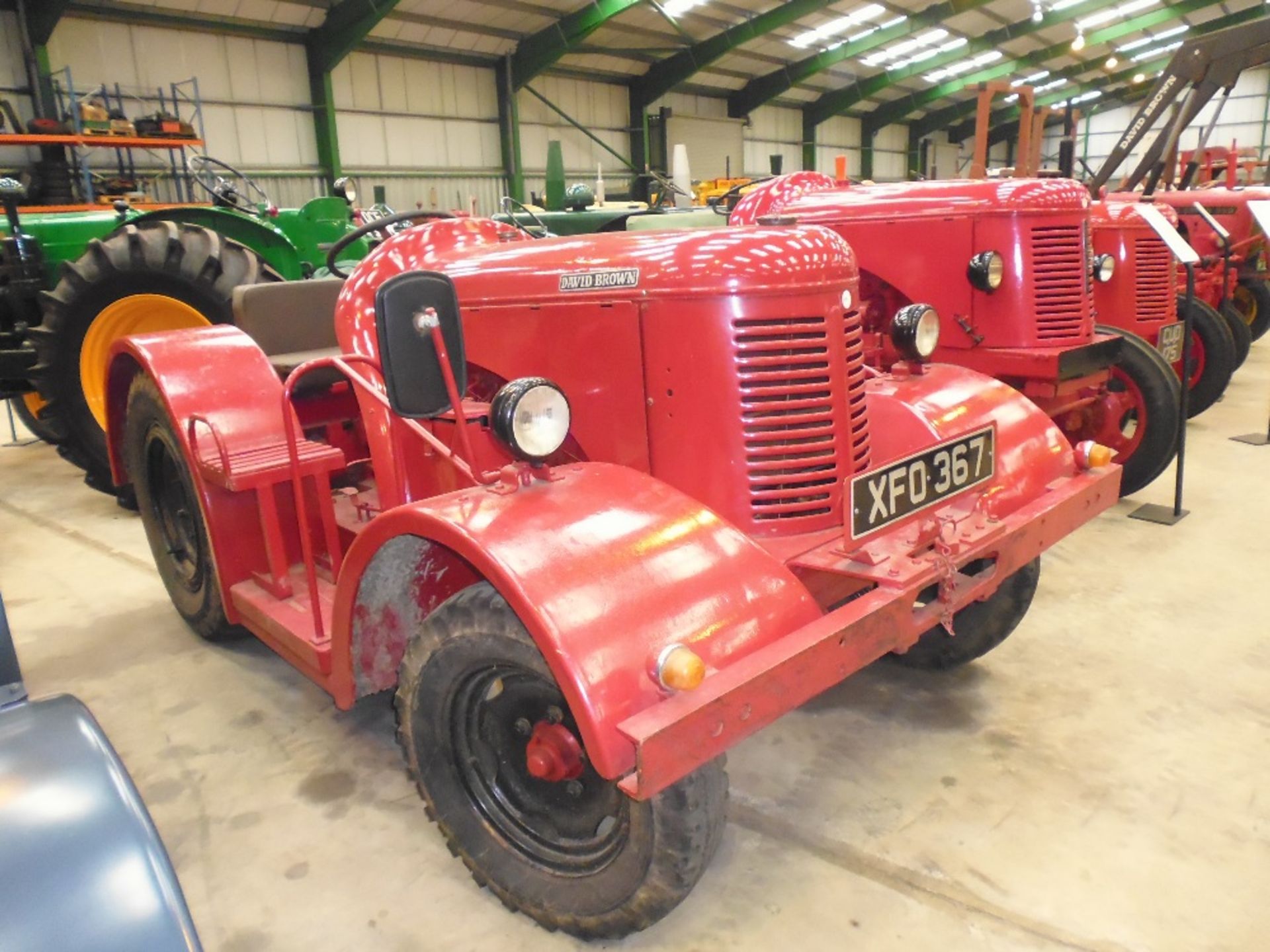 1954 DAVID BROWN Taskmaster 30IC 4cylinder petrol TRACTOR Reg No: XFO 367 Serial No: VIG/1A/AMZ/ - Image 3 of 4