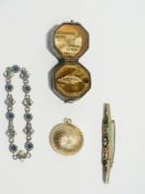 Quantity of gold and silver rings to inc