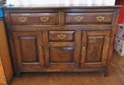 Oak sideboard having quadrant mould edge