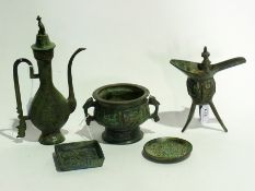 A bronzed metal Oriental Saki pot decora