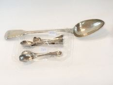 A George IV silver fiddle pattern servin