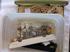 A collection of costume jewellery includ