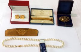 Victorian brooch set pink and white ston