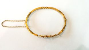 Victorian gold-coloured metal hollow ban