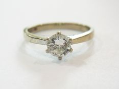 14K white gold diamond solitaire ring, t