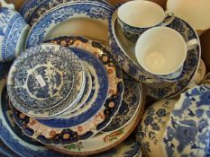 Quantity of blue and white Willow patter