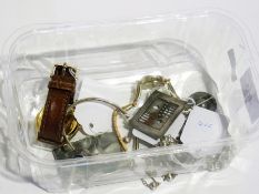 Various jewellery, watches, brooches, et