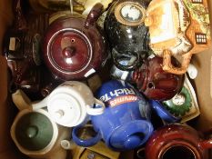 Large quantity of teapots (1 box)