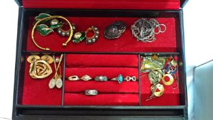 Quantity costume jewellery including rin