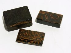 Georgian silver and tortoiseshell pique snuff box and two simulated tortoiseshell papier mache