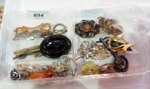 Art Deco black and diamante brooch, quan