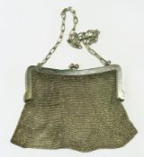 Early 20th century silver mesh evening bag with chain link strap, Chester 1917, 8oz approx.