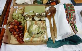 Quantity onyx items including ashtray, dice,