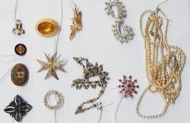 Quantity diamante brooches,