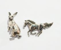 Silver miniature model rabbit marked 925 and horse brooch (2)