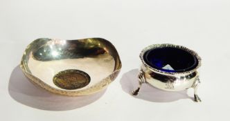 George V silver open salt with blue glass liner,