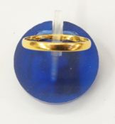 22ct gold wedding ring, 2.5g approx.