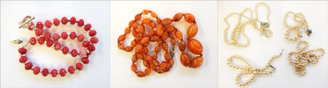 Graduated cornelian bead necklace,