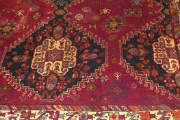 An extreme fine South West Persian Qashgai carpet 280 cm x 200 cm reporting medallion on