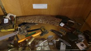 Box of fountain pens, pocket knives gram