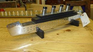 A pair of model steam liners