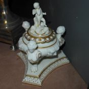 A pair of Worcester style classical porc