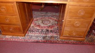 An extermley fine North West Persian Bidjar rug 220 x 135 cm bearing central pendant medallion