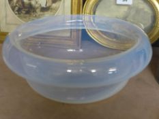 A vaseline style bowl