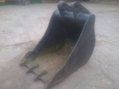 2ft Digger Bucket. Location Wigton, Cumbria.